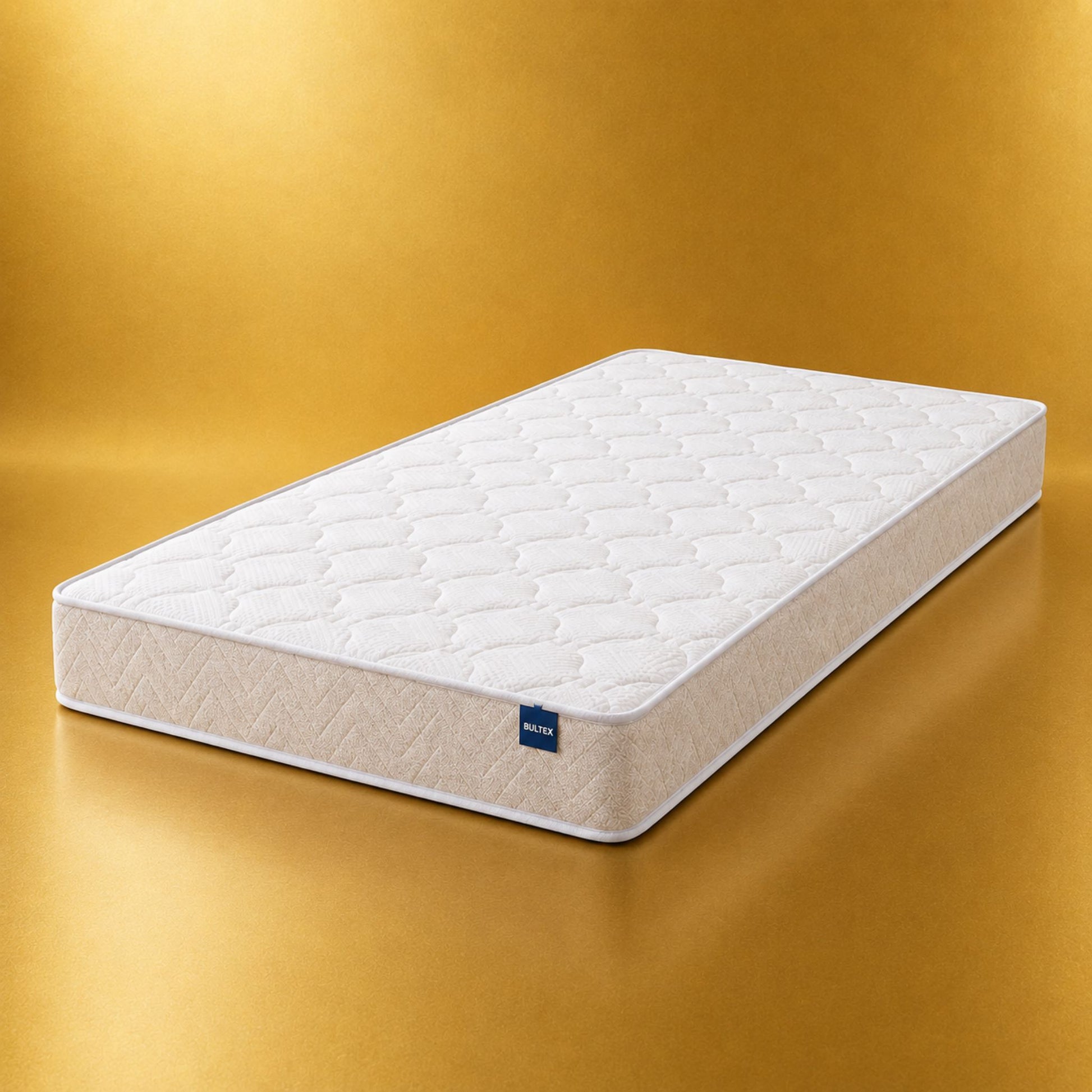Matelas_Bultex_Easy_Start_90x190_cm_une_personne_sur_fond_dore_vue_en_perspective